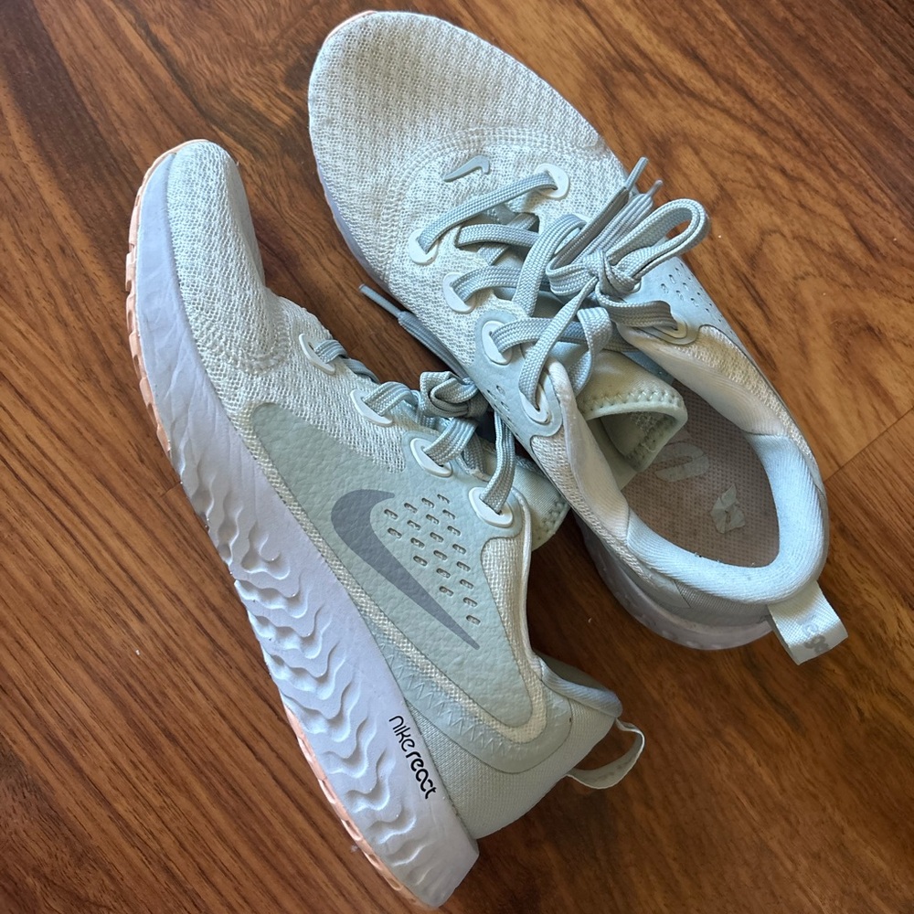 Nike Pale White Athletic Sneakers
